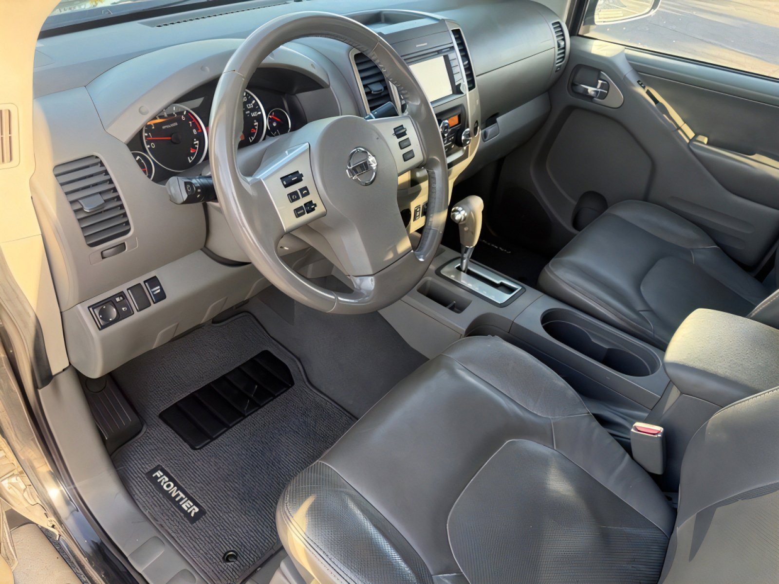 Used 2019 Nissan Frontier SL image 10