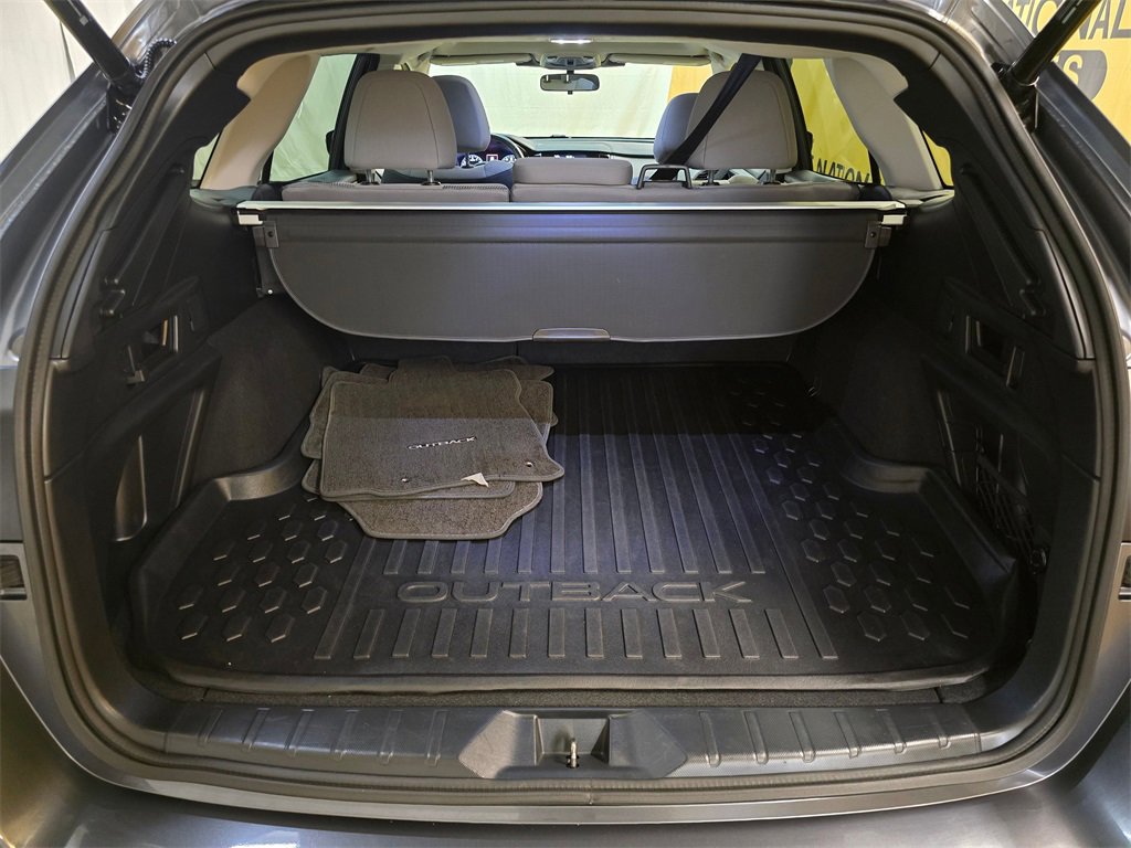 Used 2023 Subaru Outback Premium image 16