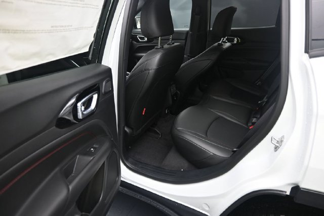 New 2026 Jeep Compass Trailhawk w/ Sun, Sound & Navigation Group AWD/4WD image 36