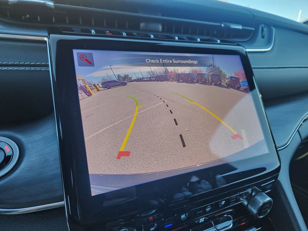 Used 2024 Jeep Grand Cherokee Overland image 19