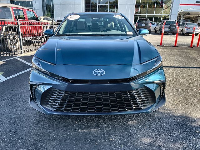 Used 2026 Toyota Camry SE FWD image 3