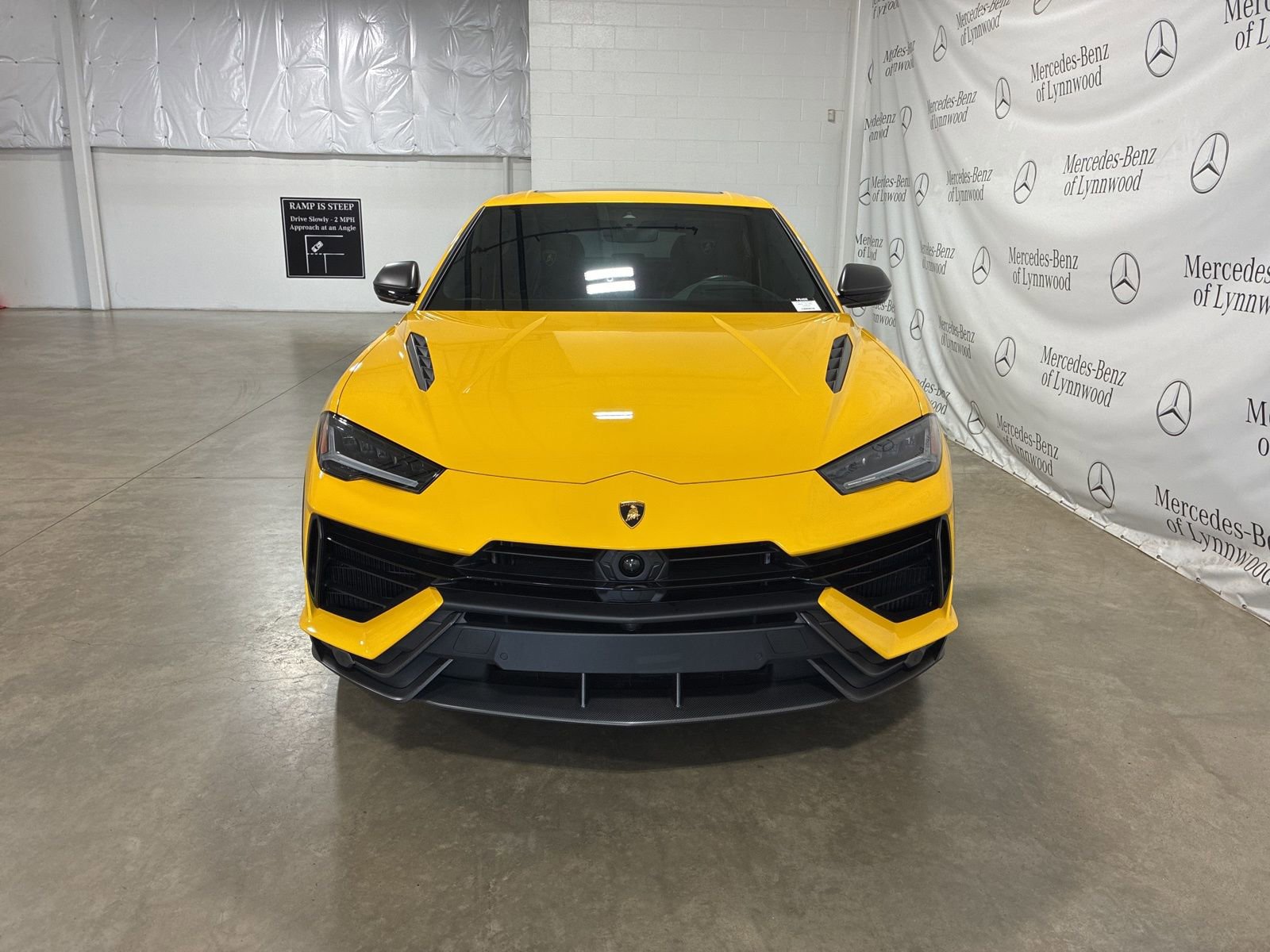 Used 2024 Lamborghini Urus Performante image 2