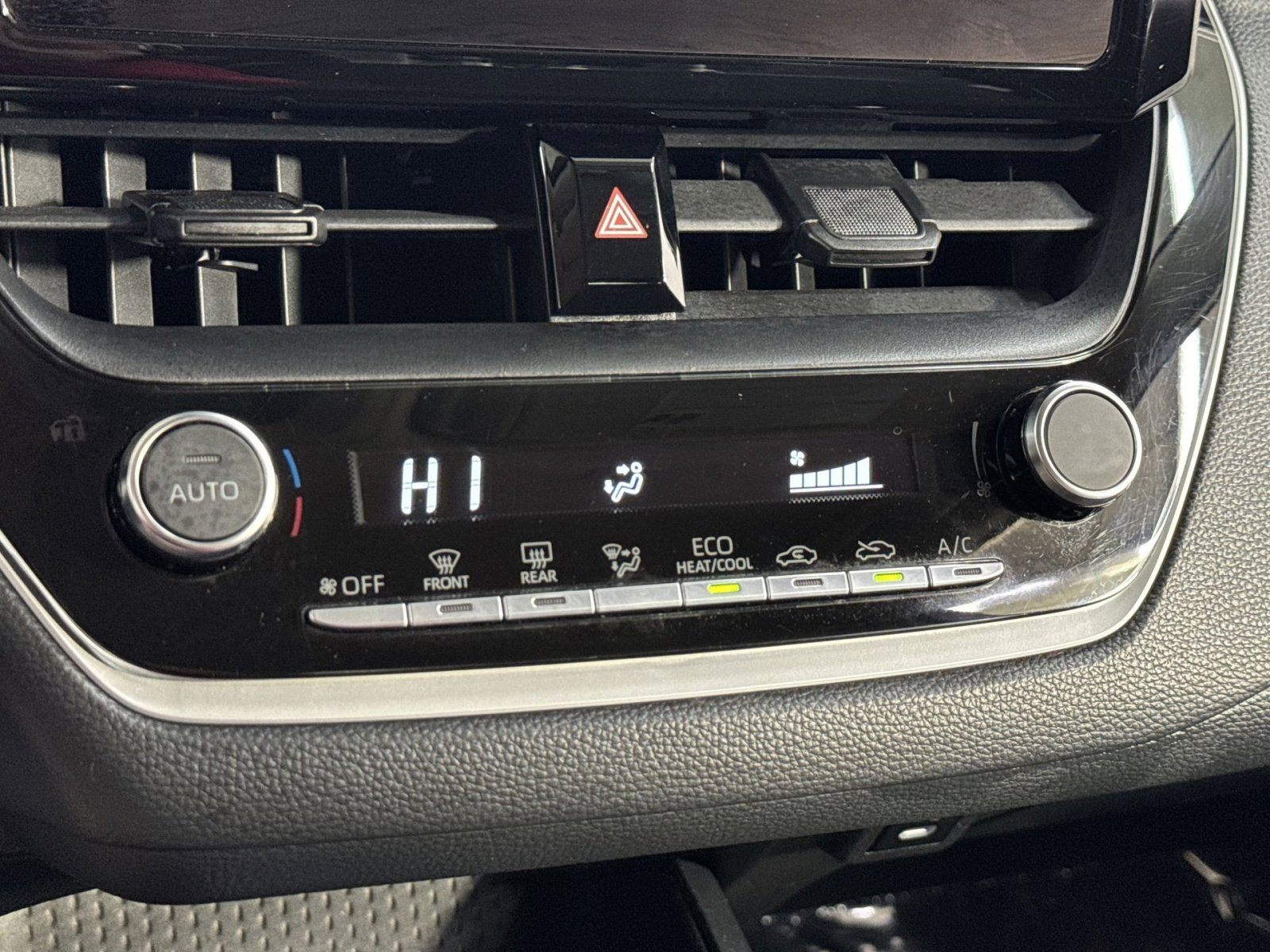 Used 2024 Toyota Corolla LE image 25