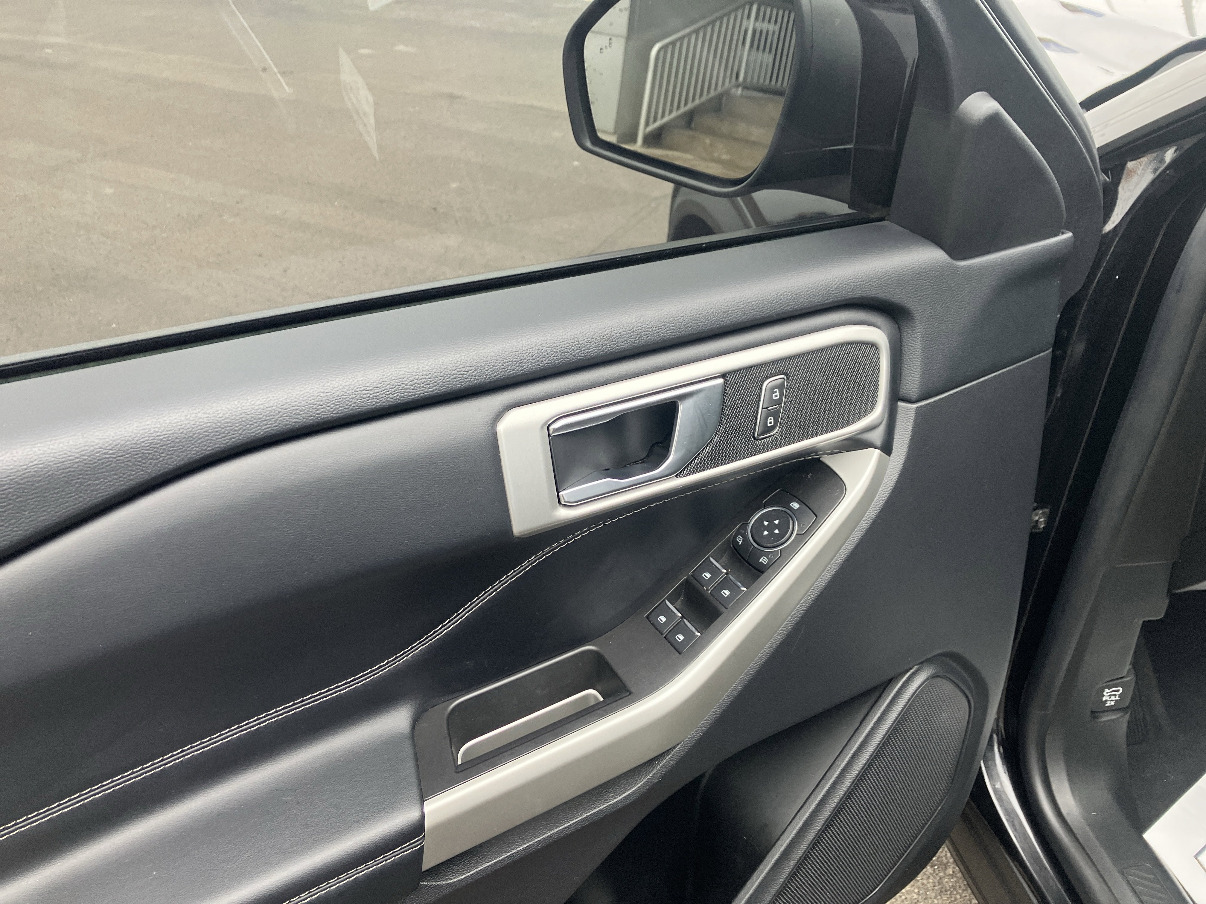 Used 2022 Ford Explorer XLT w/ Equipment Group 202A image 17