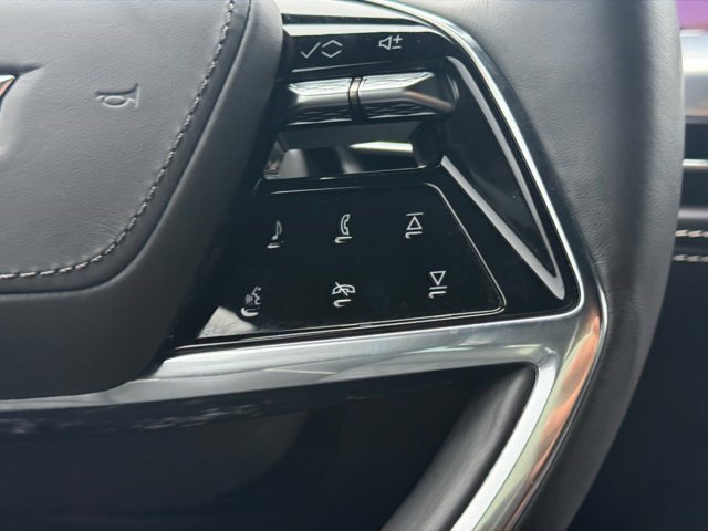 Certified 2025 Cadillac Escalade Sport Platinum w/ LPO, ONYX Package AWD/4WD image 10