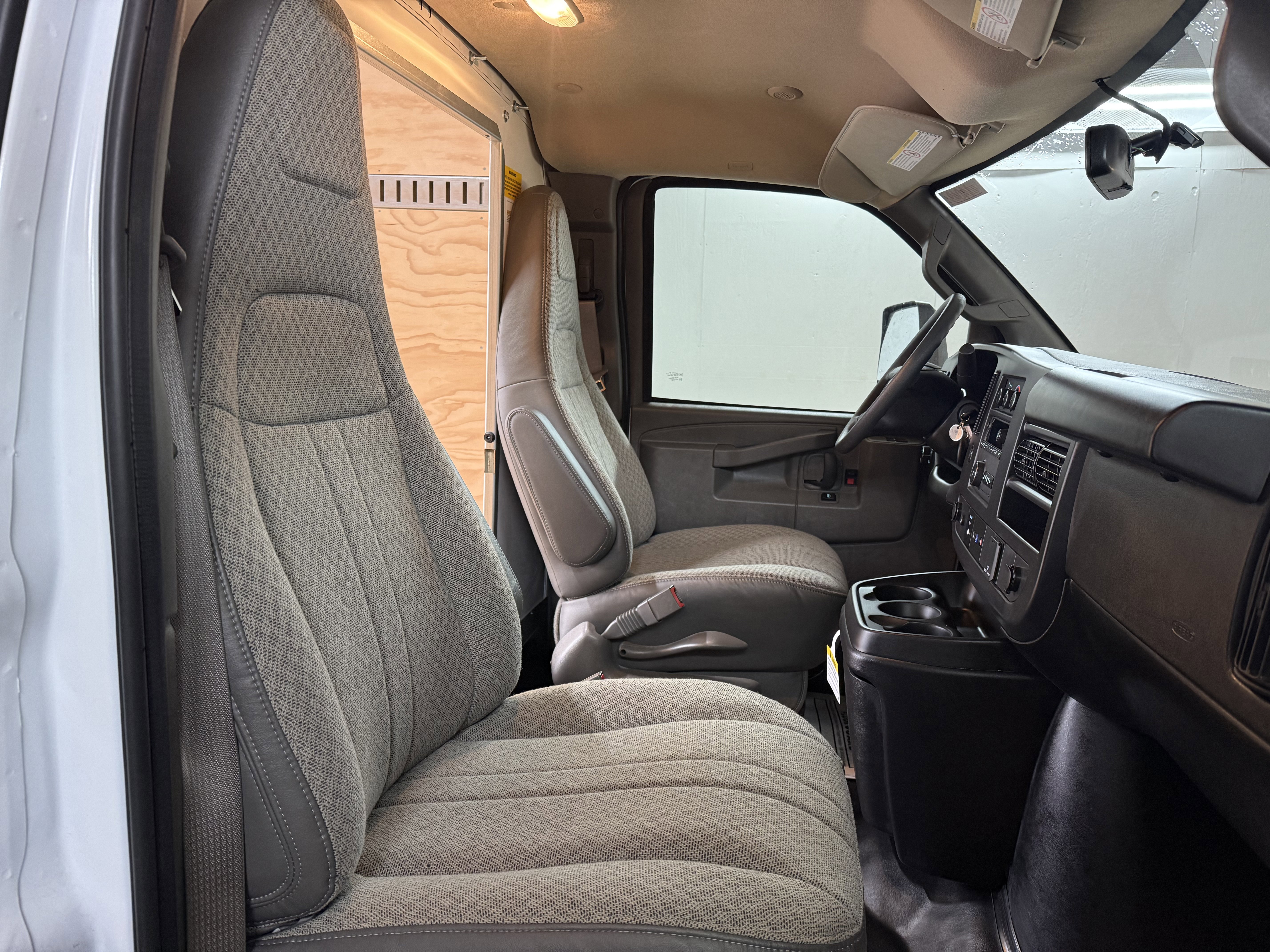 New 2024 GMC Savana 3500 w/ Power Convenience Package image 29