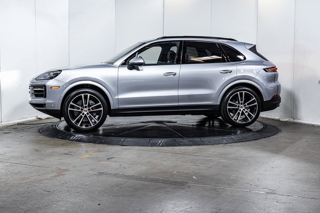 Certified 2025 Porsche Cayenne image 2