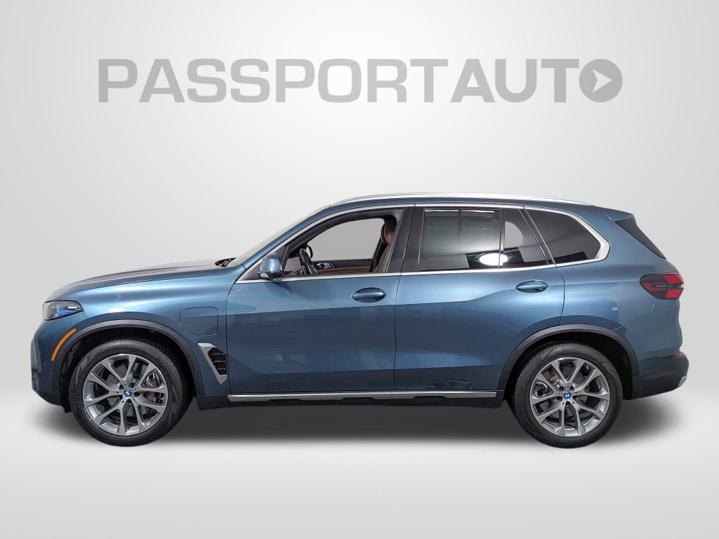 Certified 2025 BMW X5 xDrive50e w/ Premium Package AWD/4WD image 2