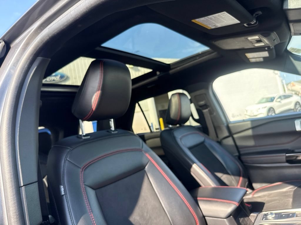 Used 2023 Ford Explorer ST-Line AWD/4WD image 34