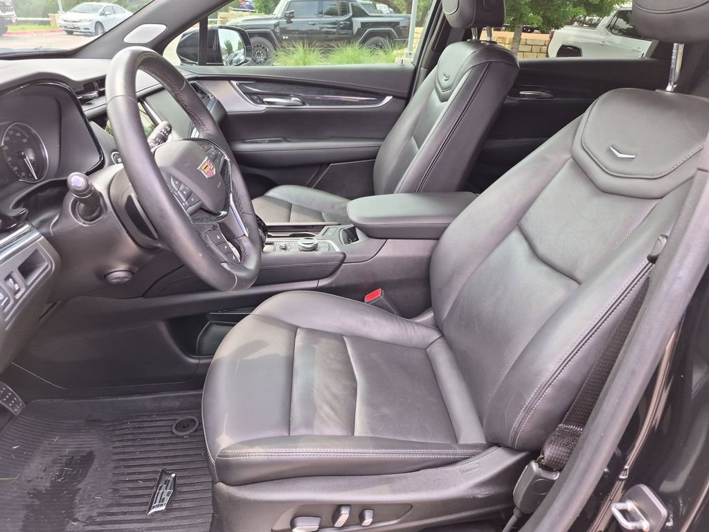 Used 2023 Cadillac XT5 Premium Luxury w/ LPO, Floor Liner Package FWD image 19