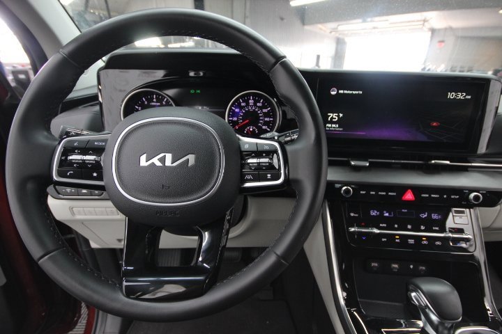 Used 2022 Kia Carnival SX image 14