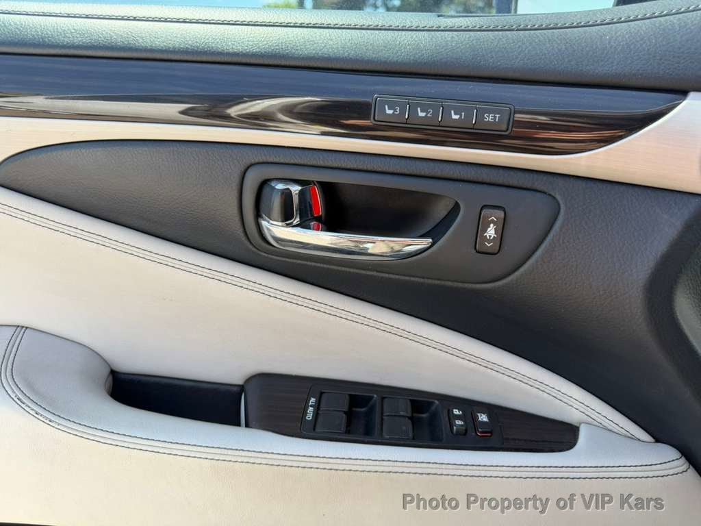 Used 2013 Lexus LS 460 w/ Comfort Pkg RWD image 20