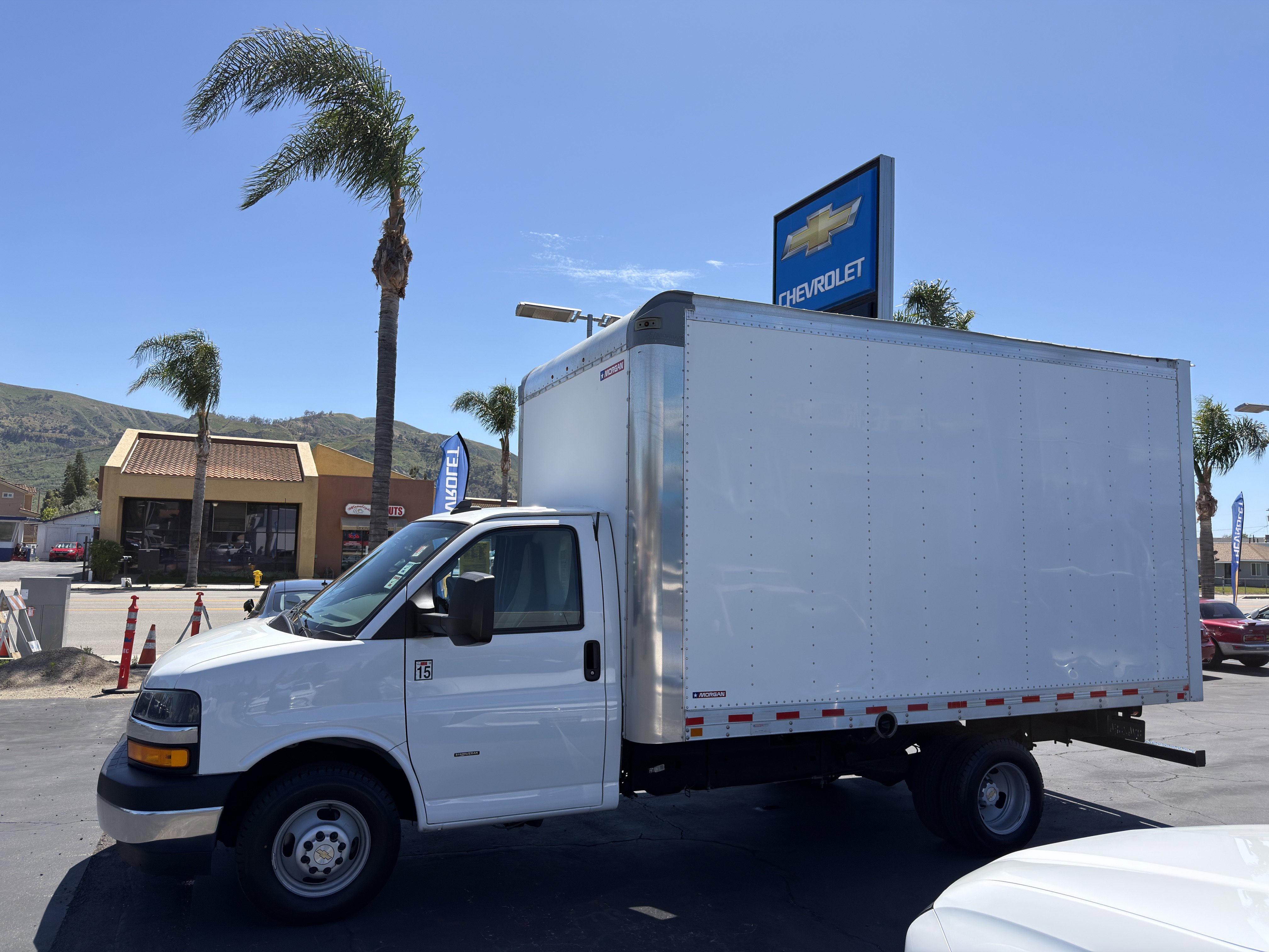 Used 2021 Chevrolet Express 3500 w/ Driver Convenience Package image 5