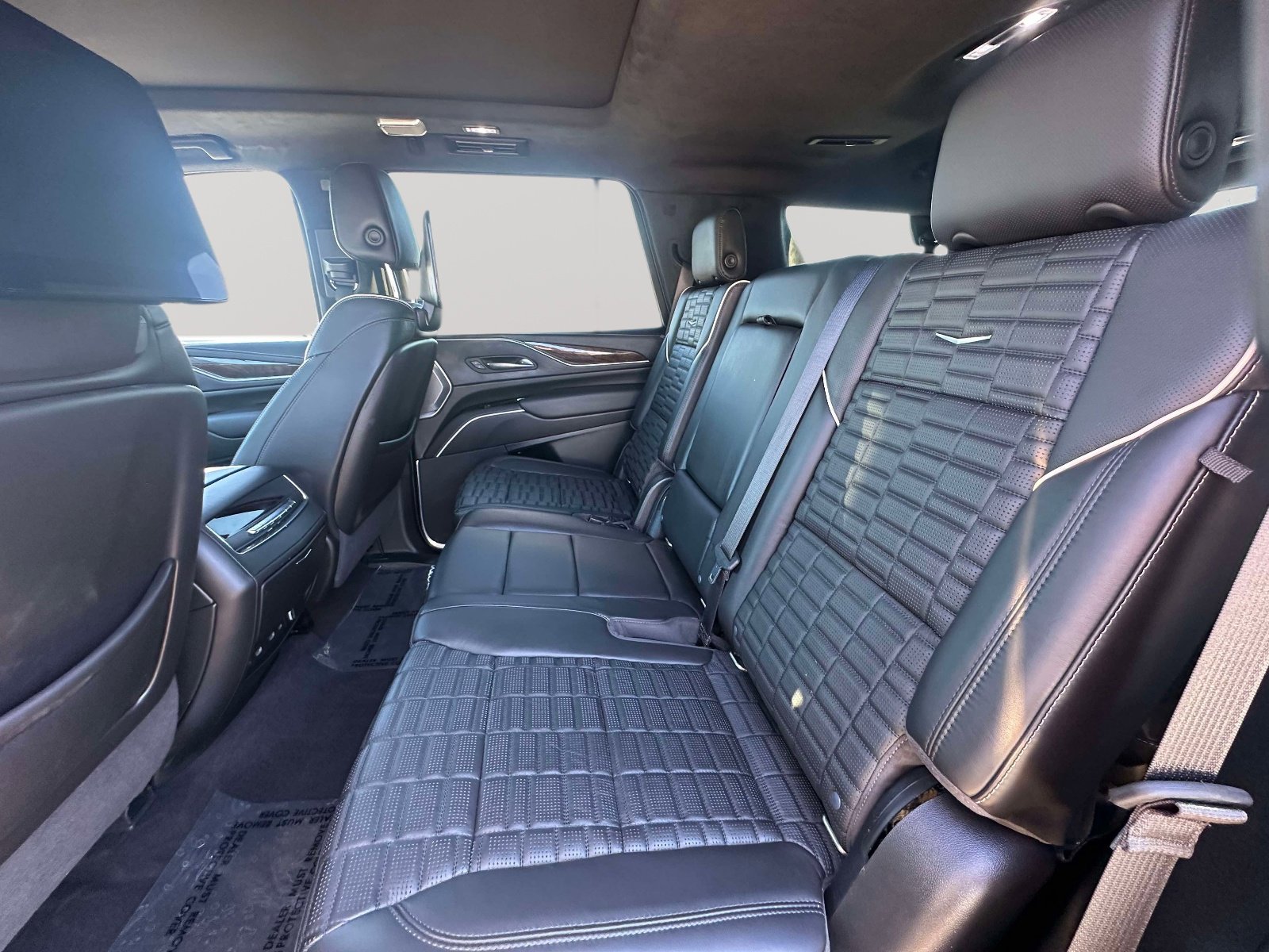 Certified 2022 Cadillac Escalade Premium Luxury Platinum image 32