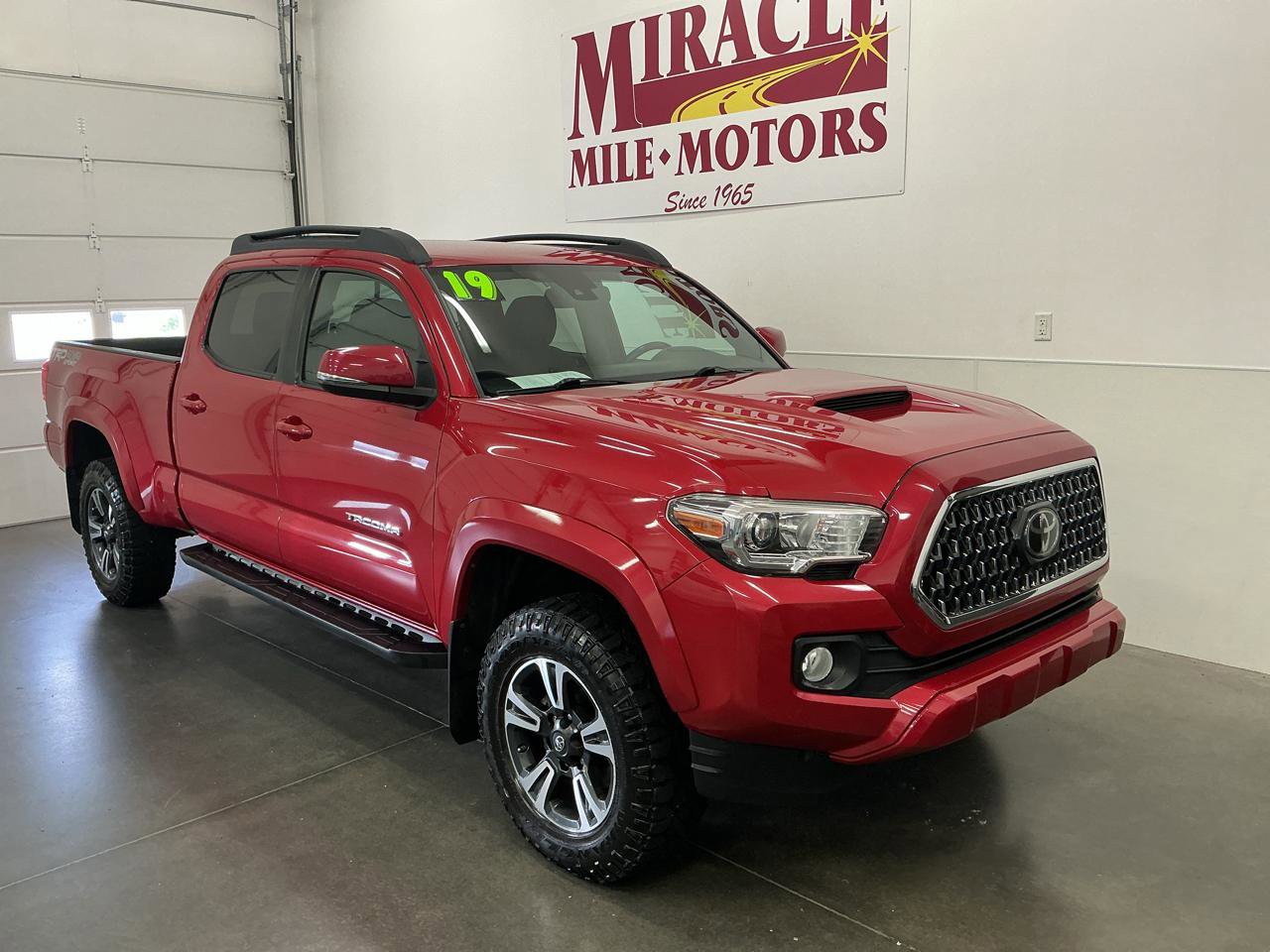 Used 2019 Toyota Tacoma SR5 AWD/4WD image 1