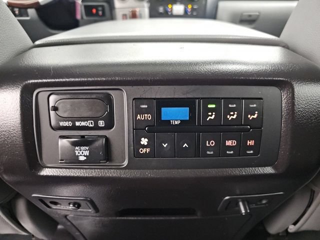 Used 2017 Toyota Sequoia Platinum AWD/4WD image 33