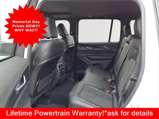 New 2025 Jeep Grand Cherokee L Altitude AWD/4WD image 12