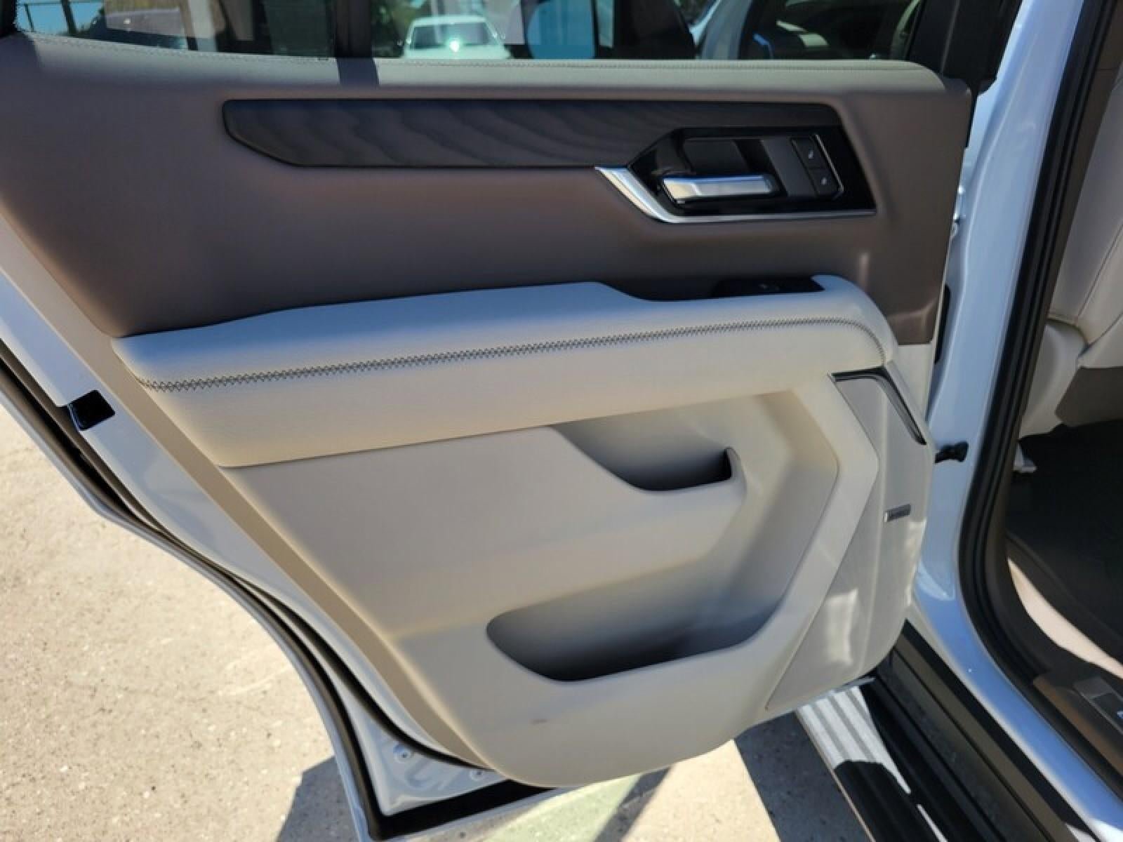 New 2026 GMC Yukon Denali w/ Denali Reserve Package RWD image 31