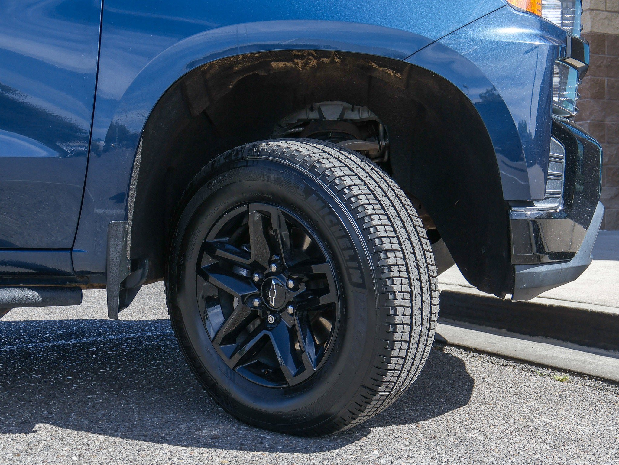 Used 2019 Chevrolet Silverado 1500 Custom Trail Boss w/ Custom Convenience Package AWD/4WD image 13