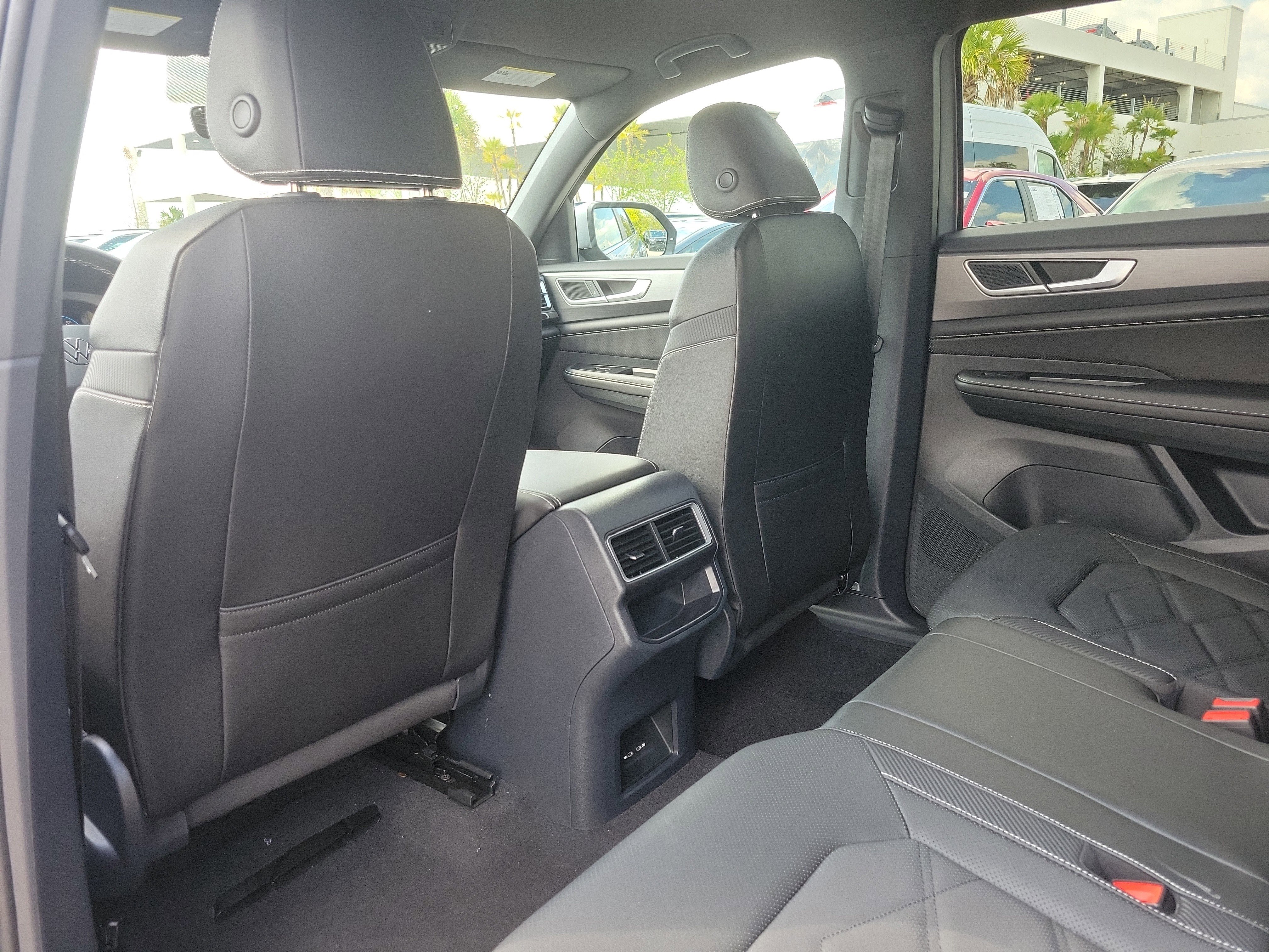 Used 2025 Volkswagen Atlas Cross Sport SE image 14