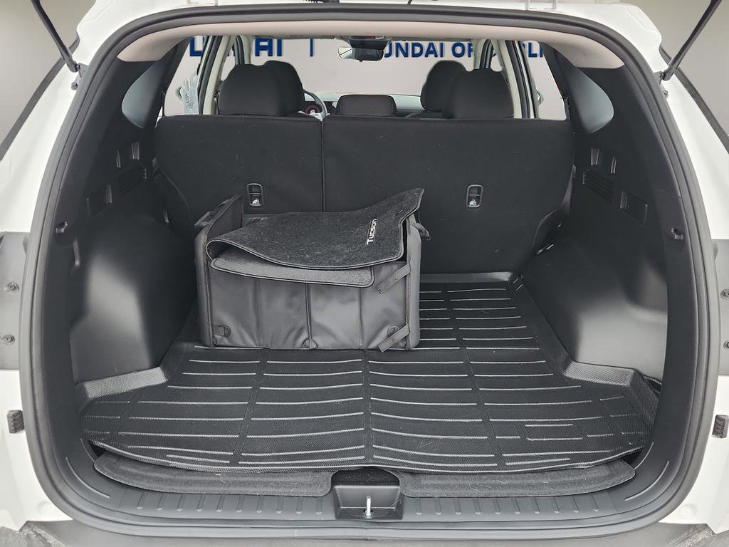 Certified 2025 Hyundai Tucson SE image 12