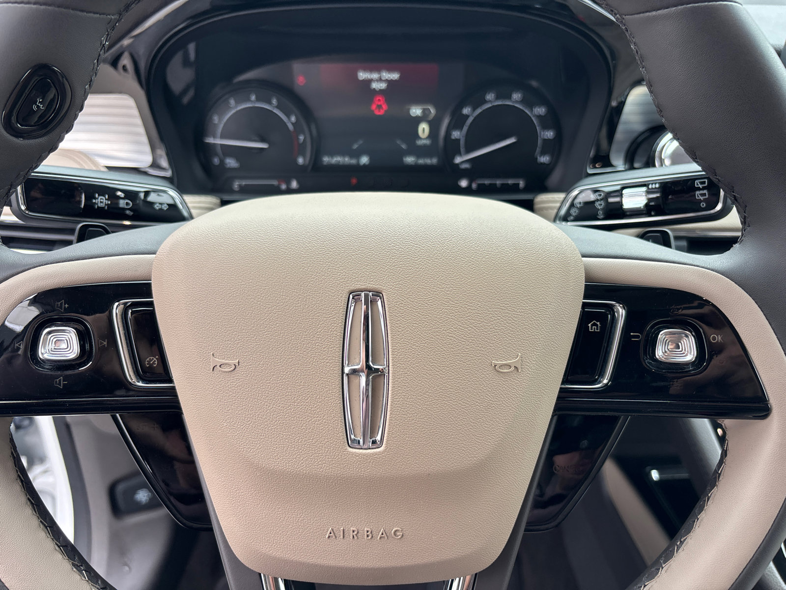 Certified 2022 Lincoln Corsair FWD image 16