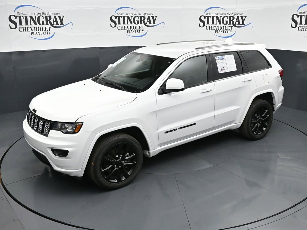 Used 2021 Jeep Grand Cherokee Laredo X image 11