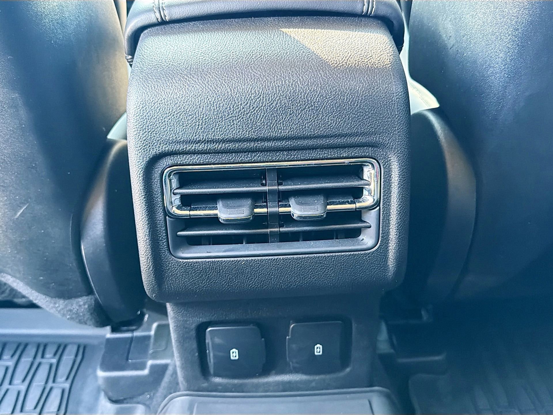 Used 2025 Lincoln Corsair Reserve image 30