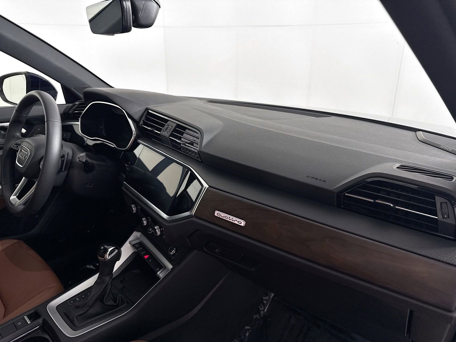 Certified 2025 Audi Q3 2.0T Premium Plus w/ Premium Plus Package image 29