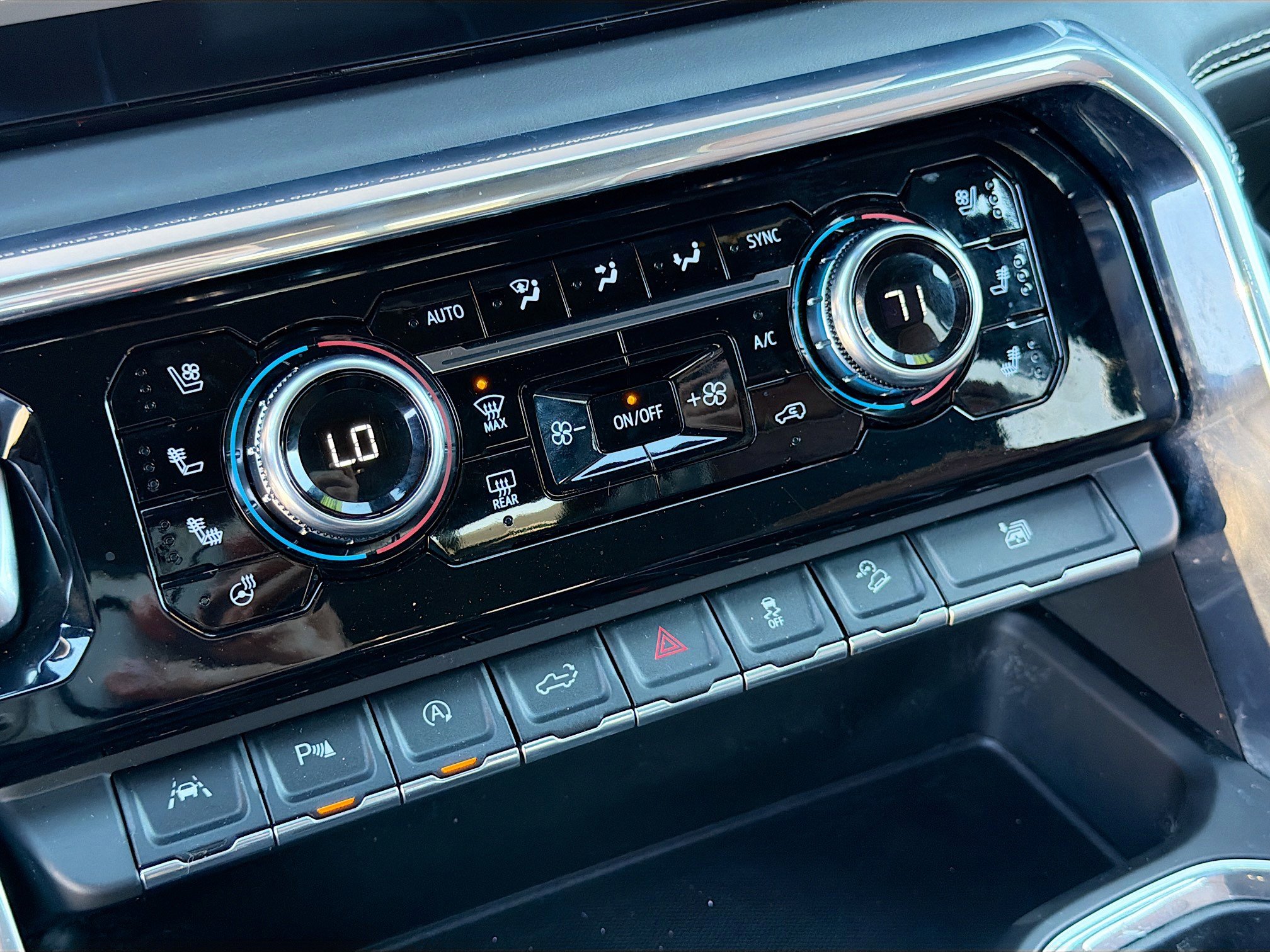 Used 2024 GMC Sierra 1500 Denali Ultimate image 34