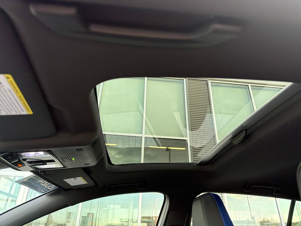 Certified 2024 Volkswagen Golf R 2.0T image 24
