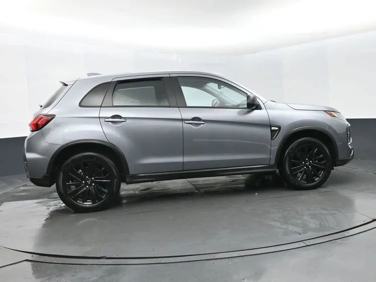 Used 2025 Mitsubishi Outlander Sport LE image 4