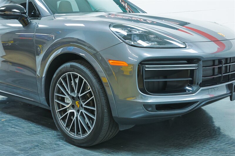 Used 2020 Porsche Cayenne Turbo AWD/4WD image 40