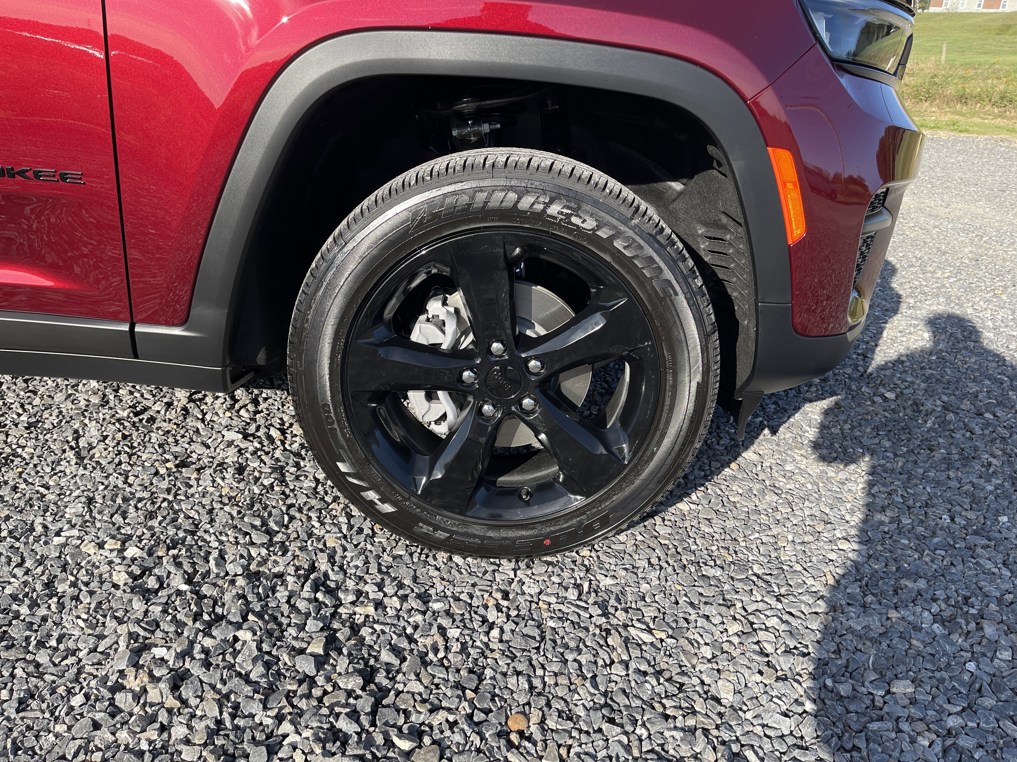 New 2025 Jeep Grand Cherokee Altitude image 7