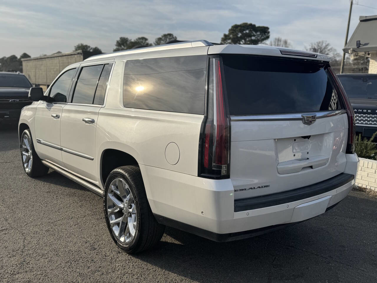 Used 2018 Cadillac Escalade ESV Platinum image 6