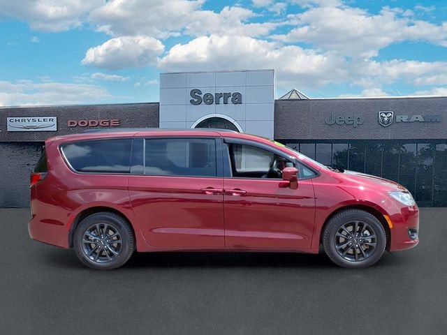 Used 2020 Chrysler Pacifica Touring-L w/ Advanced Safetytec Group AWD/4WD image 8
