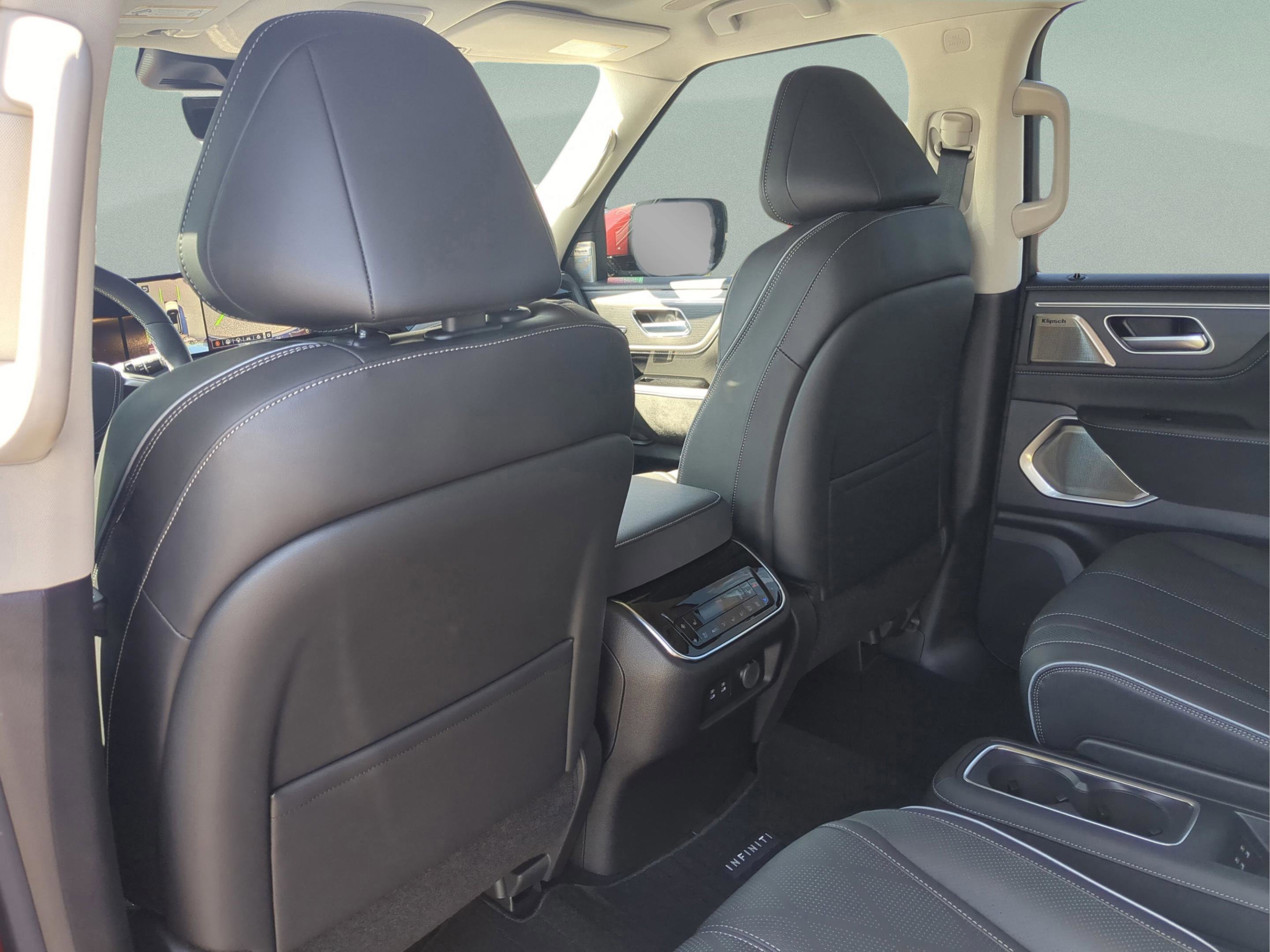 Certified 2025 INFINITI QX80 Sensory image 12