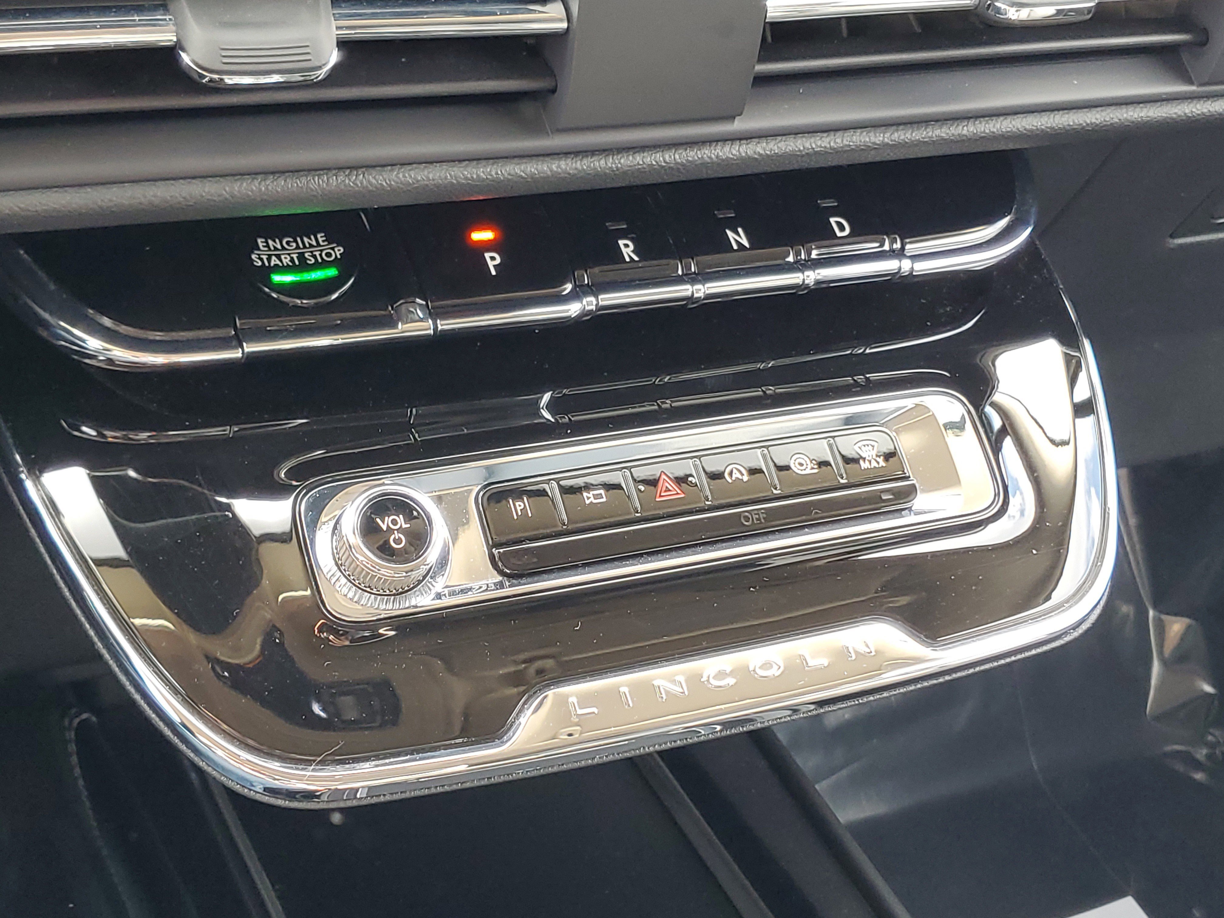 Certified 2024 Lincoln Corsair AWD w/ Equipment Group 101A image 18