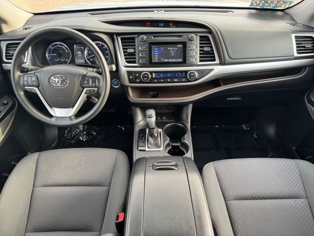 Certified 2017 Toyota Highlander LE w/ Carpet Mat Package AWD/4WD image 12