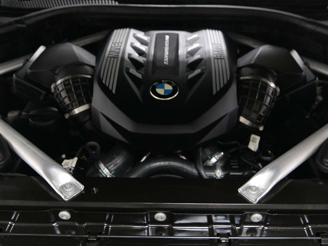 Used 2022 BMW X7 M50i image 19