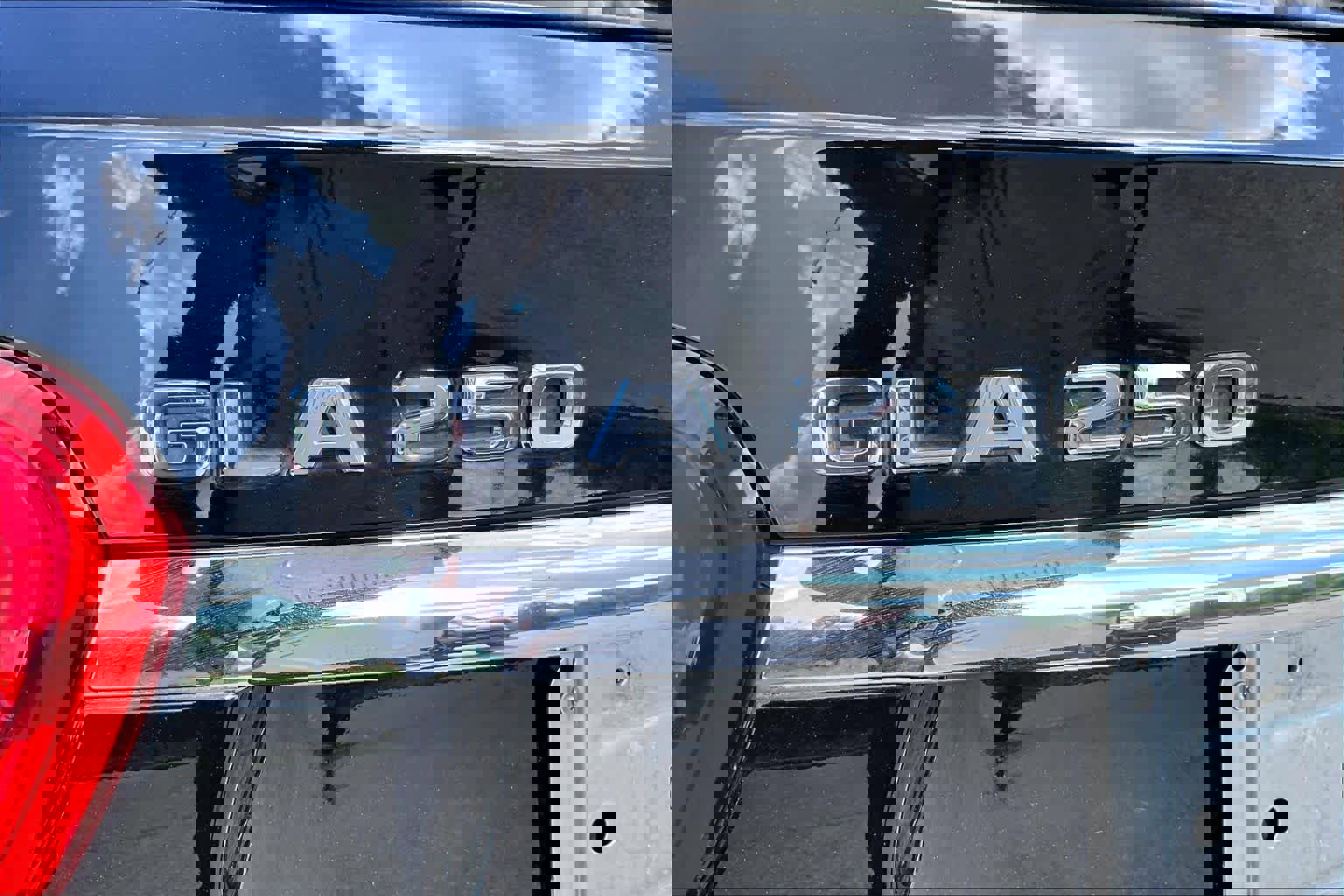 Used 2017 Mercedes-Benz GLA 250 4MATIC image 10