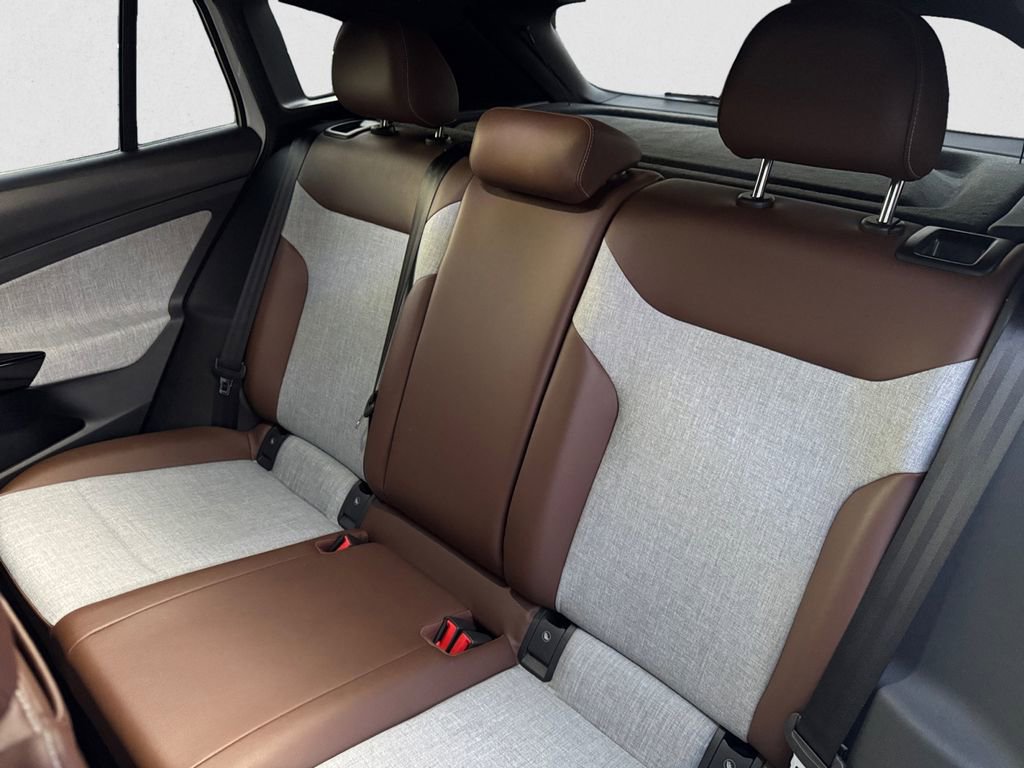Certified 2023 Volkswagen ID.4 Pro image 13