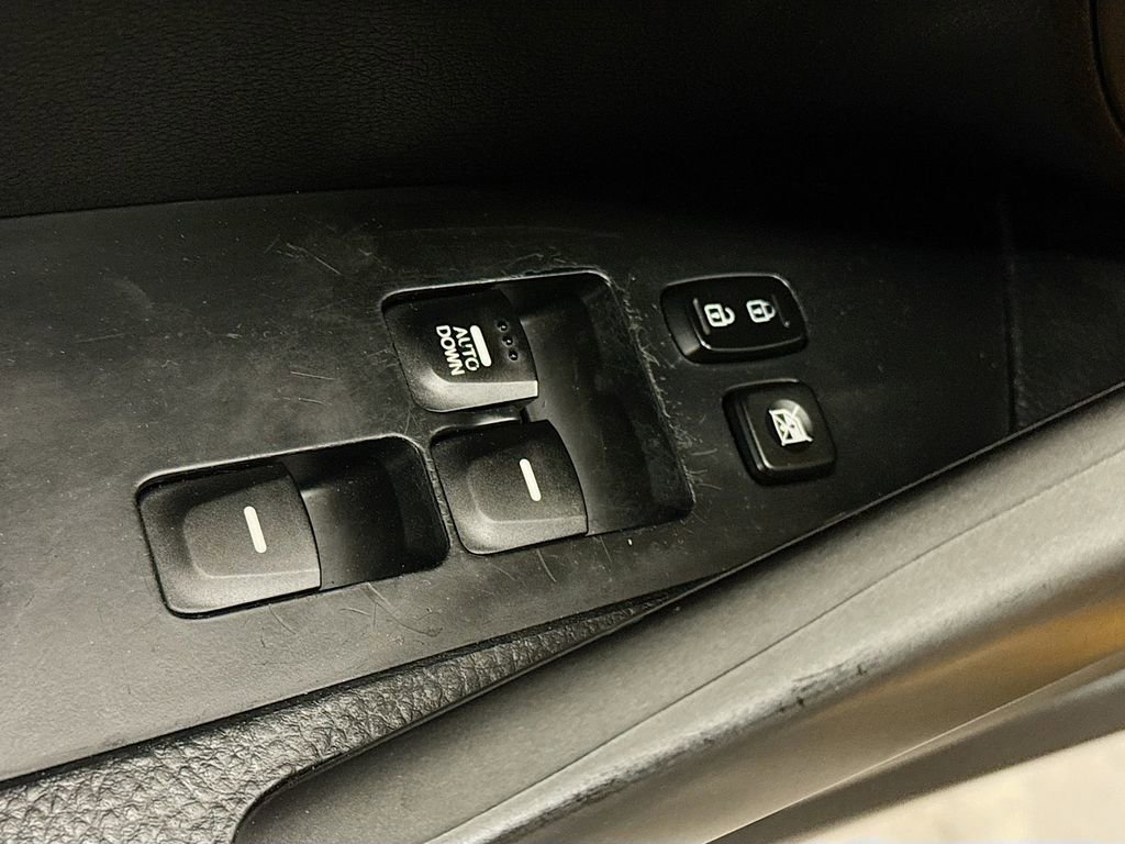Used 2012 Hyundai Veloster image 18