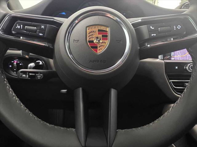 Used 2025 Porsche Macan AWD/4WD image 24