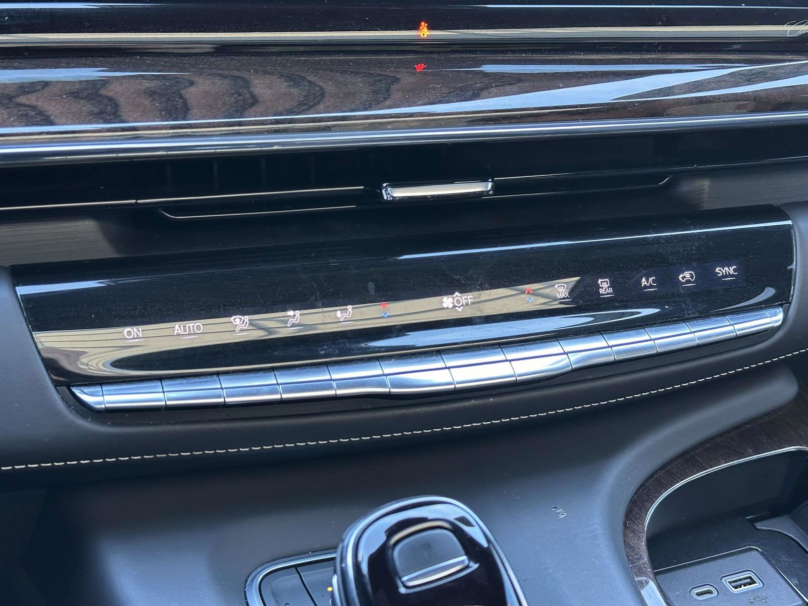 Used 2022 Cadillac Escalade Sport Platinum image 27