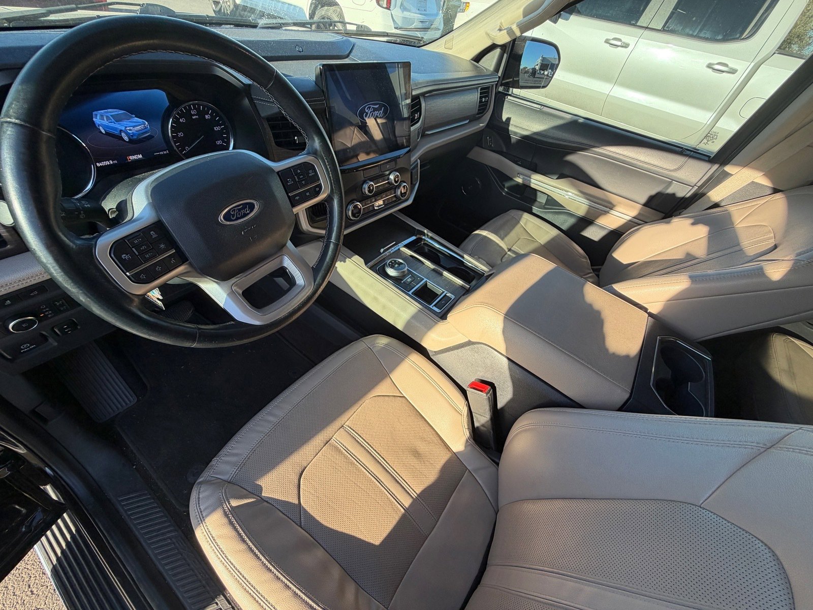 Used 2022 Ford Expedition Limited image 7