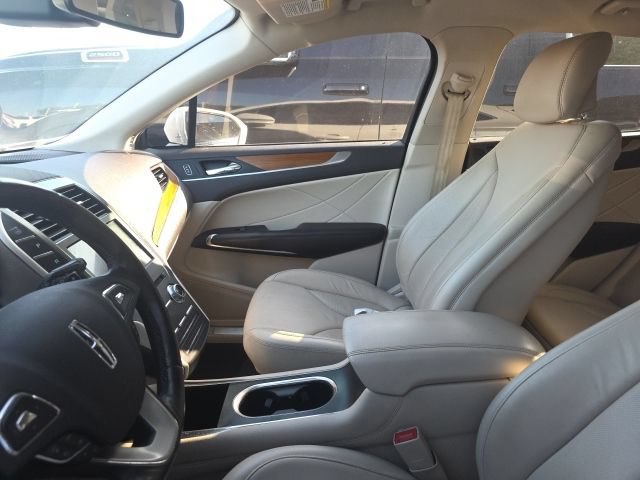 Used 2019 Lincoln MKC Select w/ Select Plus Package FWD image 12