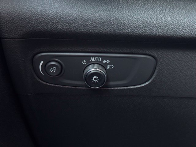 Certified 2021 Buick Envision Essence w/ Sport Touring Package AWD/4WD image 33