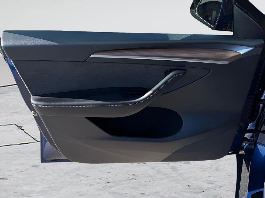 Used 2022 Tesla Model Y Performance image 16