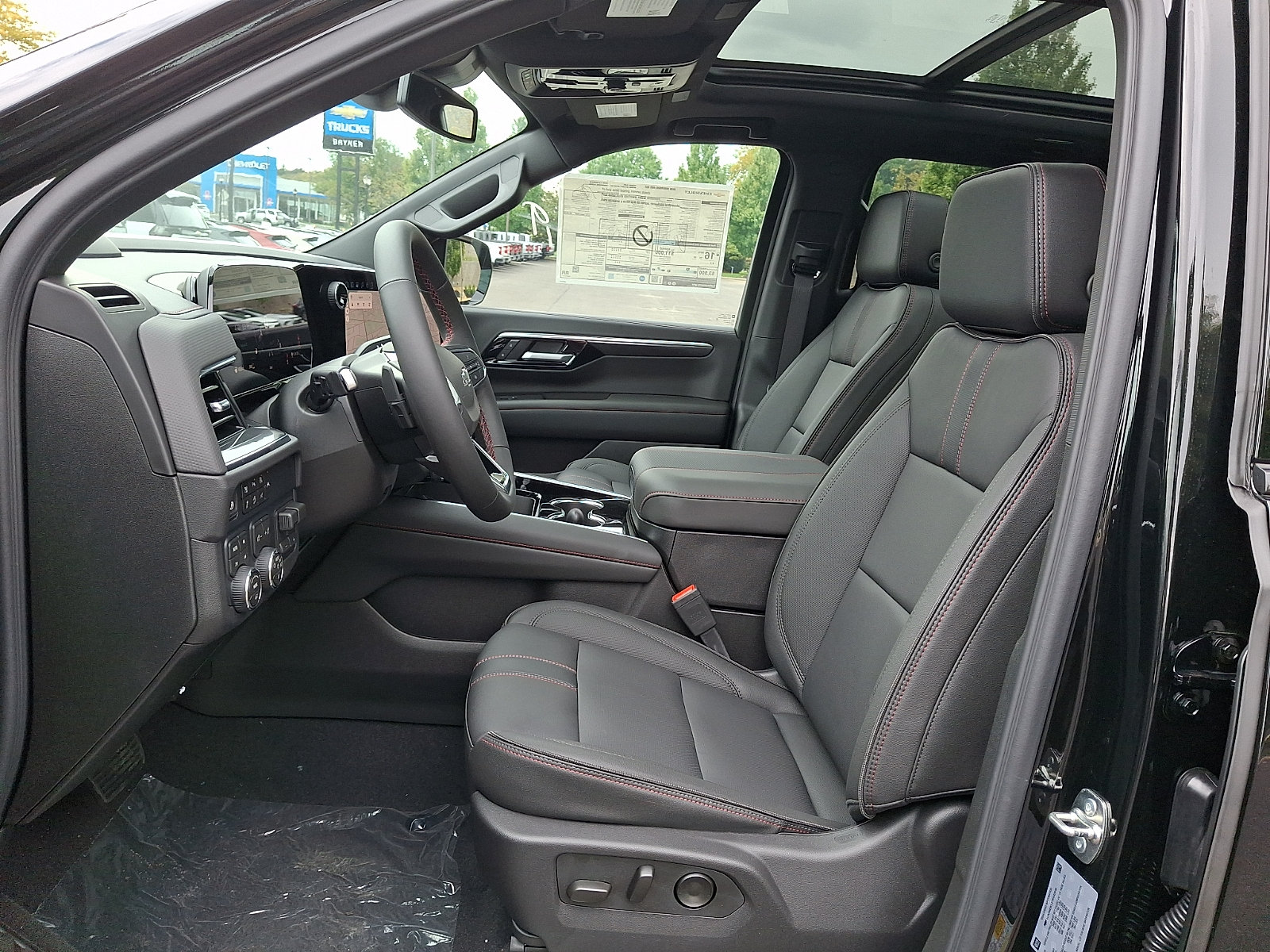 New 2026 Chevrolet Suburban RST w/ RST Capability Package AWD/4WD image 8